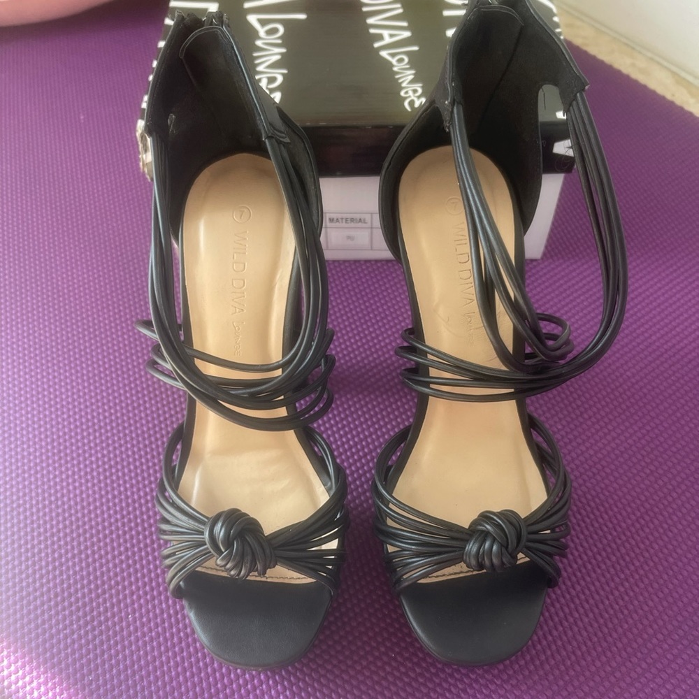 Knot Sandals